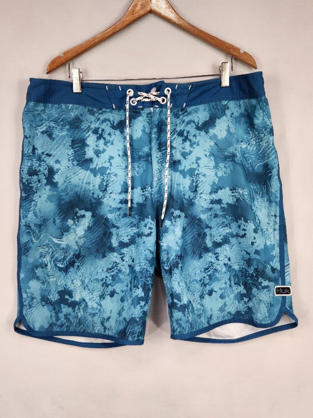 Huk Fishing Board Shorts Mens 38 Blue Ocean Performance Swim Trunks